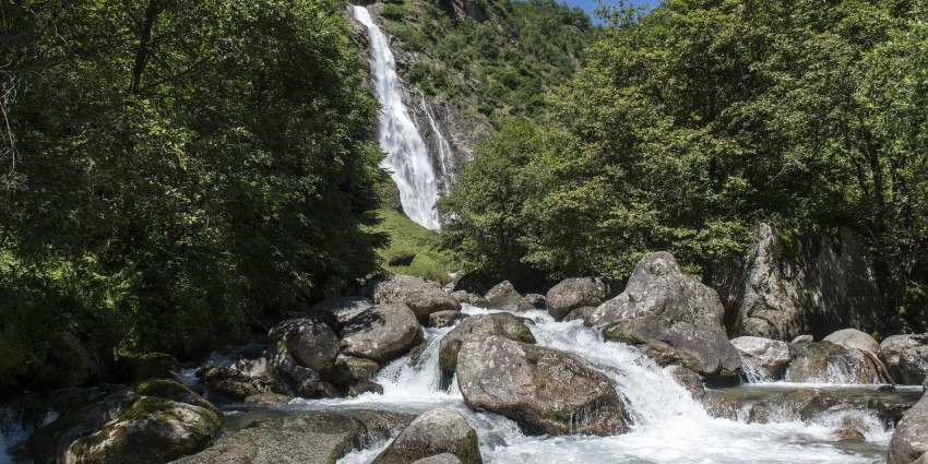 Una cascata incontaminata in Alto Adige: la meraviglia di Parcines