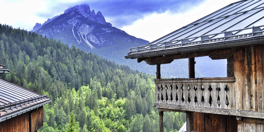 Fornesighe: Among Tabià, Carved Wood, and Alpine Silence in the Val di Zoldo