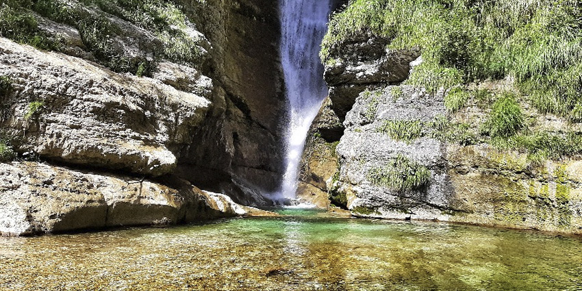 Salton Waterfall: A Hidden Gem Among Suspended Bridges and Ancient Hamlets