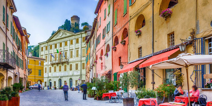Brisighella: the village of three hills, gypsum, history, and Emilian-Romagnol hospitality