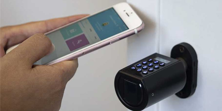 Rilevatori di gestione check-in e check-out a distanza per i B&B
