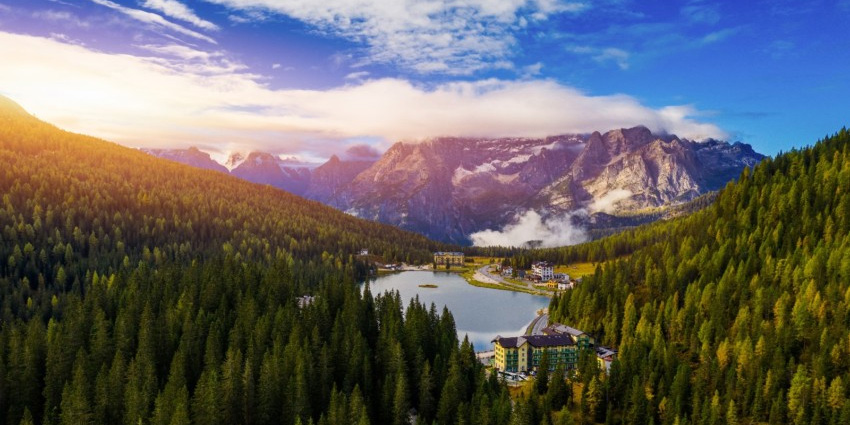 Lake Misurina: the authentic heart of the Dolomites