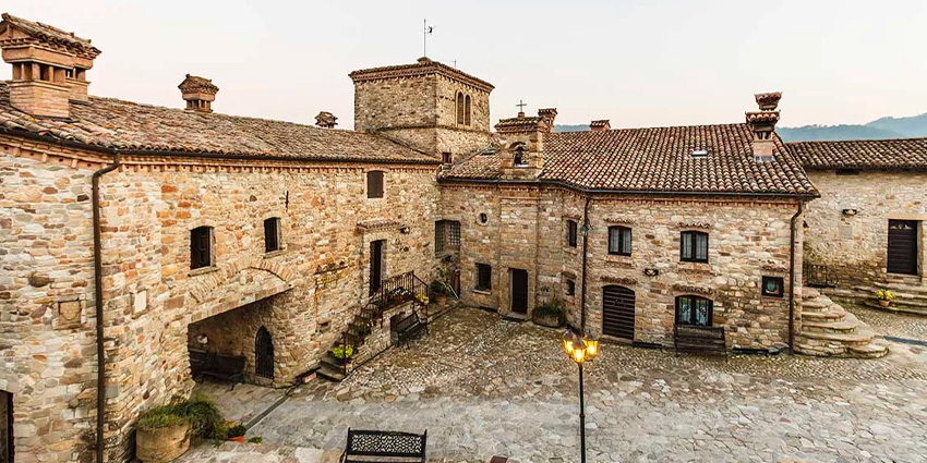 Votigno di Canossa: a Medieval Hamlet with Timeless Charm