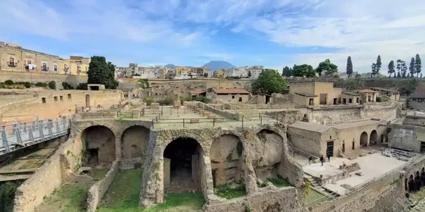 Unusual Naples: Discovering the City Beyond the Ordinary