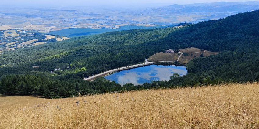 Lake Pescara: An Emotional Journey Through Water, Silence, and Identity