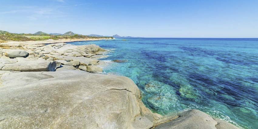 Su Cannisoni Beach: the Wild Breath of Sardinia’s Costa Verde