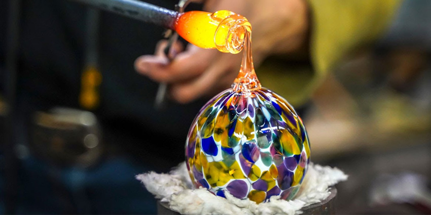 The Timeless Allure of Venetian Glass: A Journey Through Light, Craft, and Living Tradition