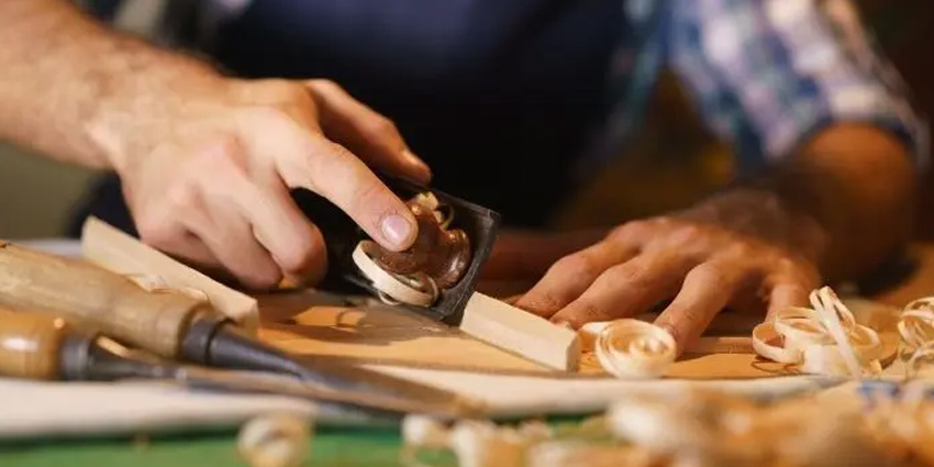 Discovering the Soul of Handmade Furniture in Casale di Scodosia: A Timeless Craft Experience